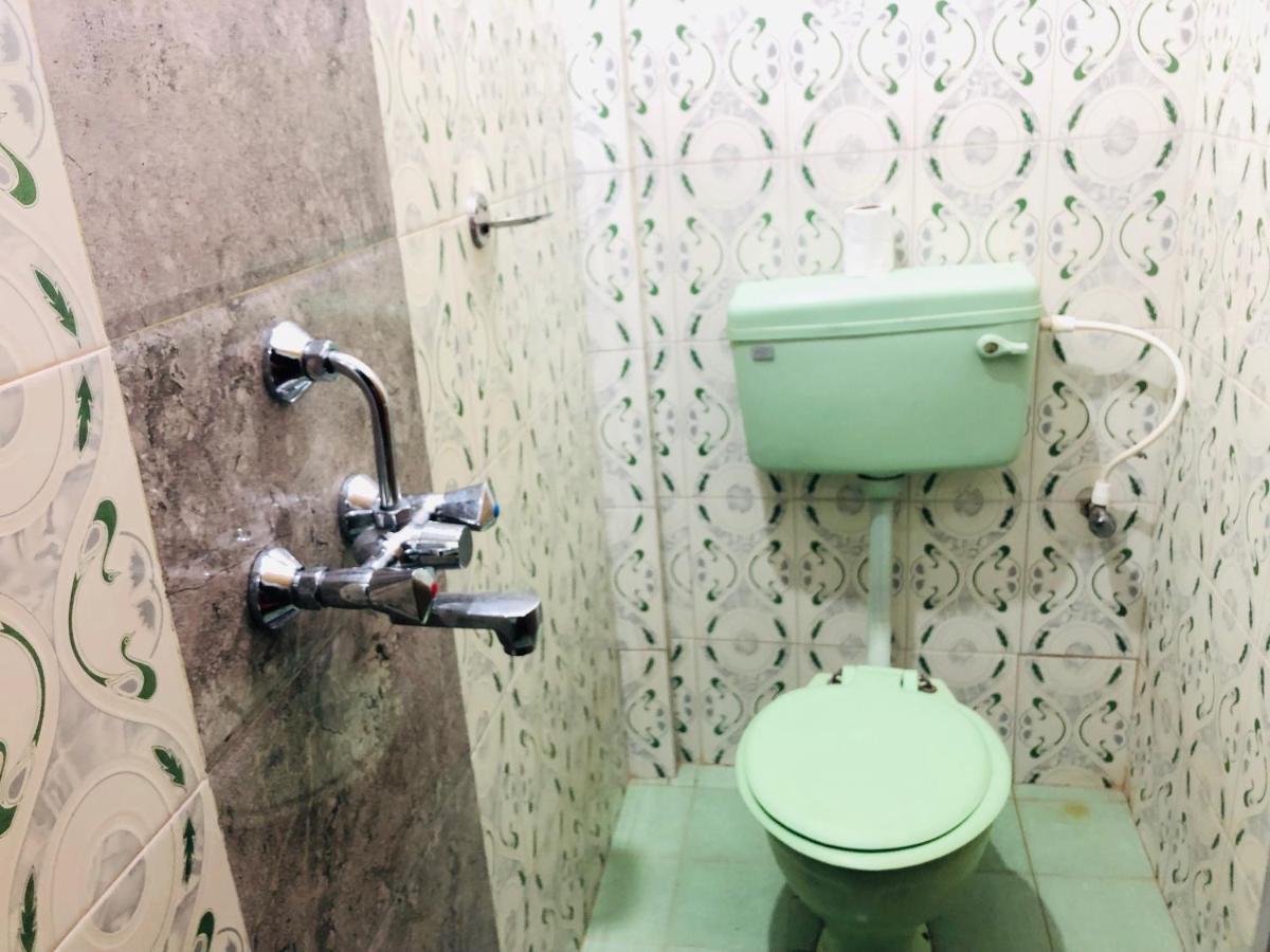 Savitri Guest House 阿姆波尔 外观 照片